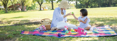 ピクニック お昼ごはんをお弁当にしてピクニック気分を楽しもう！お庭で子どもと遊ぶ～お庭活用アイデア集～広いお庭の活用方法・有効活用術　庭で食事、子どもと遊ぶ、ペットの遊び場、家庭菜園・ガーデニング、庭で運動,神奈川県,鎌倉市,横浜市,川崎市,相模原市,藤沢市,茅ヶ崎市,厚木市,大和市,海老名市,小田原市,二宮町,大磯町,寒川町,平塚市